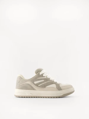 Bershka Kontrastowe Buty Sportowe Skater Mężczyzna Piaskowy