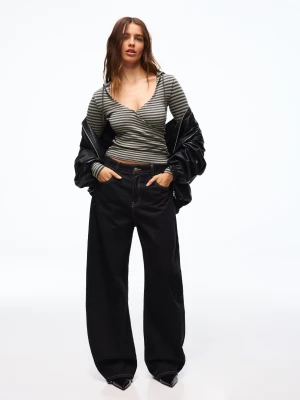 Bershka Kopertowy Sweter Z Kapturem I Nadrukiem Kobieta Szary