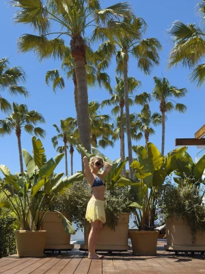 Bershka Koronkowa Spódnica Mini Z Falbanami Kobieta Żółty