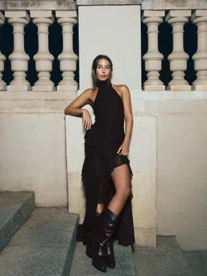 Bershka Koronkowa Sukienka Midi Typu Halter Kobieta Czarny