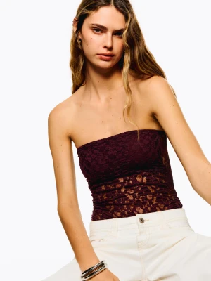 Bershka Koronkowe Body Z Dekoltem Odsłaniającym Ramiona Kobieta Bordowy