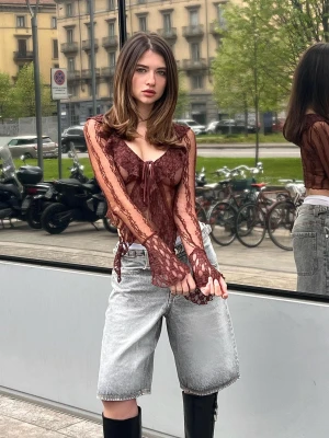 Bershka Koronkowy Top Z Długim Rękawem Kobieta Brązowy
