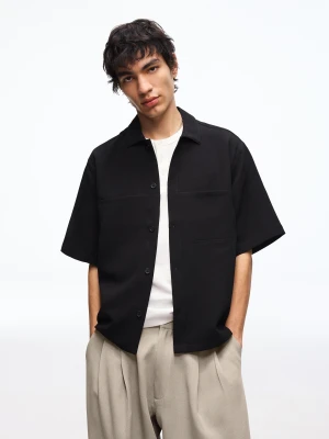 Bershka Koszula Boxy Tailoring Z Krótkim Rękawem Mężczyzna Czarny