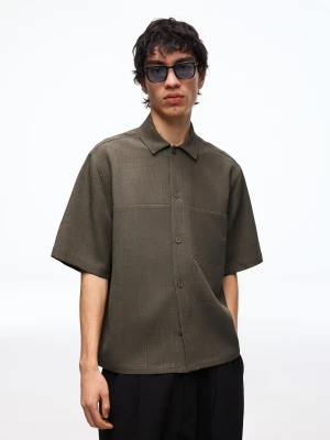 Bershka Koszula Boxy Tailoring Z Krótkim Rękawem Mężczyzna Khaki