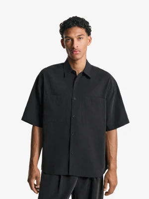 Bershka Koszula Boxy Z Krótkim Rękawem Mężczyzna Czarny