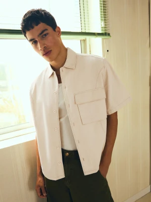 Bershka Koszula Boxy Z Krótkim Rękawem Mężczyzna Piaskowy