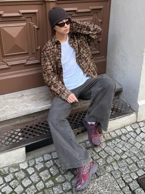 Bershka Koszula Oversize W Kratę Mężczyzna Brązowy