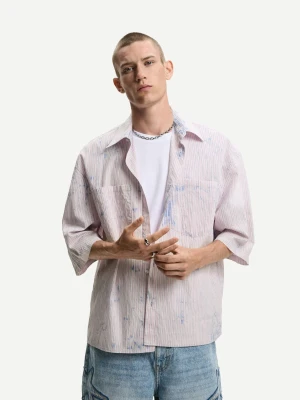 Bershka Koszula Oversize W Paski Z Krótkim Rękawem I Plamami Mężczyzna Różowy