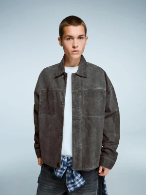 Bershka Koszula Wierzchnia Boxy O Krótszym Kroju Mężczyzna Szary
