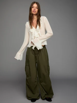 Bershka Koszula Z Długim Rękawem I Falbankami Kobieta Kremowy