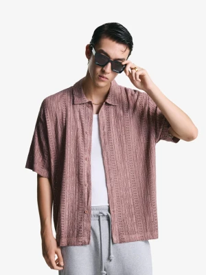 Bershka Koszula Z Krótkim Rękawem I Ażurowym Wzorem Mężczyzna Różowy