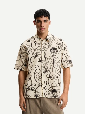 Bershka Koszula Z Krótkim Rękawem I Nadrukiem Mężczyzna Kremowy