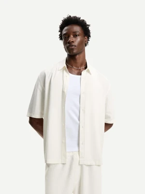 Bershka Koszula Z Mieszanku Lnu Z Krótkim Rękawem Mężczyzna Biały