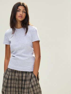 Bershka Koszulka Basic Rib Z Krótkim Rękawem Kobieta Szary