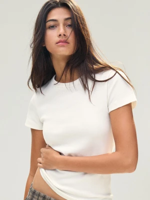 Bershka Koszulka Basic Z Krótkim Rękawem Rib Kobieta Biały Złamany