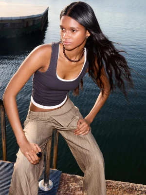 Bershka Koszulka Bez Rękawów Z Ćwiekami Kobieta Ciemnoszary