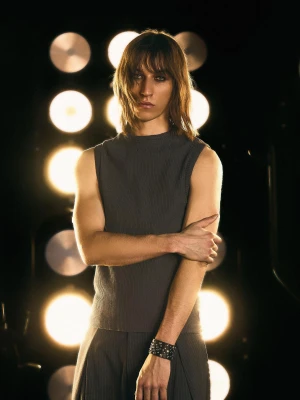 Bershka Koszulka Bez Rękawów Z Haftem Mężczyzna Szary