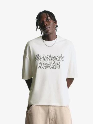 Bershka Koszulka Boxy Z Krótkim Rękawem I Haftem Mężczyzna Biały Złamany