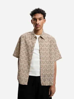 Bershka Koszulka Boxy Z Krótkim Rękawem I Haftem Mężczyzna Brązowy