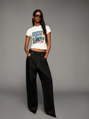 Bershka Koszulka Cars Z Krótkim Rękawem I Nadrukiem Kobieta Biały Złamany