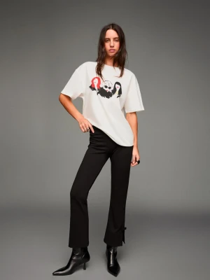 Bershka Koszulka Diabeł Ubiera Się U Prady Z Krótkim Rękawem I Nadrukiem Kobieta Biały Złamany