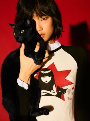 Bershka Koszulka Emily The Strange Z Długim Rękawem I Nadrukiem Kobieta Biały Złamany