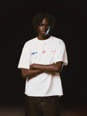 Bershka Koszulka Jt Racing Honda Z Krótkim Rękawem I Nadrukiem Mężczyzna Biały