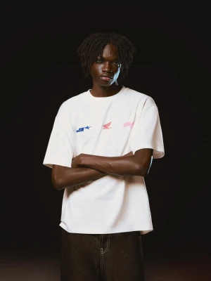 Bershka Koszulka Jt Racing Honda Z Krótkim Rękawem I Nadrukiem Mężczyzna Biały