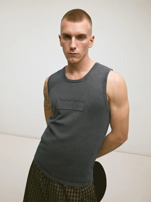Zdjęcie produktu Bershka Koszulka Na Ramiączkach Z Naszywką O Efekcie Sprania Mężczyzna Ciemnoszary