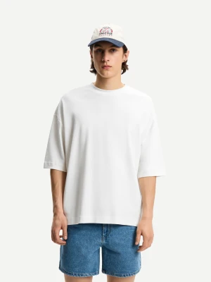 Bershka Koszulka O Pudełkowym Kroju Z Krótkim Rękawem Mężczyzna Biały