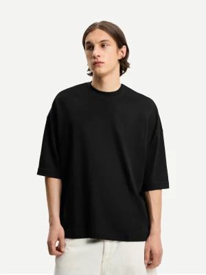 Bershka Koszulka O Pudełkowym Kroju Z Krótkim Rękawem Mężczyzna Czarny