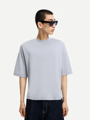 Bershka Koszulka O Pudełkowym Kroju Z Krótkim Rękawem Mężczyzna Wyblakły Niebieski