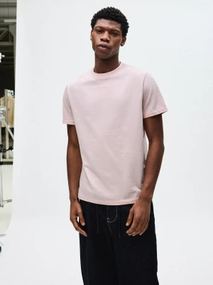 Bershka Koszulka O Regularnym Kroju Mężczyzna Różowy