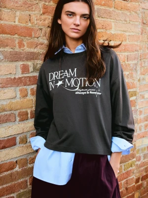 Bershka Koszulka Oversize Z Długim Rękawem I Nadrukiem Kobieta Ciemnoszary