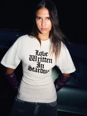 Bershka Koszulka Oversize Z Krótkim Rękawem I Nadrukiem Kobieta Biały Złamany