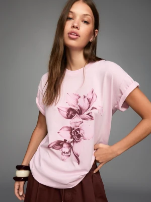 Bershka Koszulka Oversize Z Krótkim Rękawem I Nadrukiem Kobieta Różowy