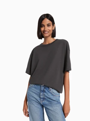 Bershka Koszulka Oversize Z Krótkim Rękawem Kobieta Ciemnoszary