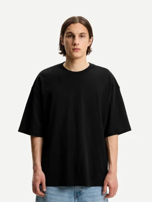 Bershka Koszulka Oversize Z Krótkim Rękawem Mężczyzna Czarny