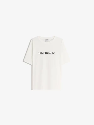 Bershka Koszulka Oversize Z Krótkim Rękawem Z Nadrukiem „Kevin Sam W Domu” Kobieta Biały Złamany