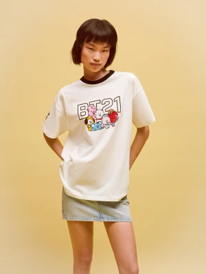 Zdjęcie produktu Bershka Koszulka Oversize Z Nadrukiem Bt21 Kobieta Biały Złamany