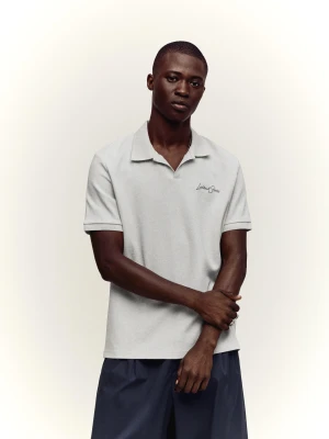 Bershka Koszulka Polo Z Krótkim Rękawem I Haftem Mężczyzna Popielaty