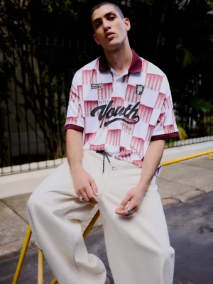 Bershka Koszulka Polo Z Krótkim Rękawem I Nadrukiem Mężczyzna Czerwony