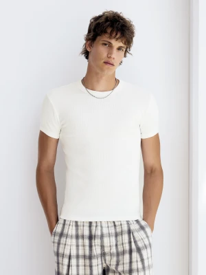 Zdjęcie produktu Bershka Koszulka Prążkowana O Kroju Slim Mężczyzna Biały