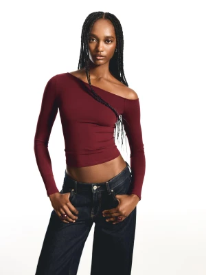 Bershka Koszulka Z Długim Rękawem I Asymetrycznym Dekoltem Kobieta Bordowy
