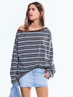 Bershka Koszulka Z Długim Rękawem I Asymetrycznym Dekoltem Z Nadrukiem Kobieta Jasnoniebieski
