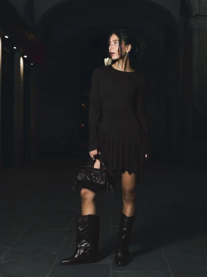 Bershka Koszulka Z Długim Rękawem I Falbankami Kobieta Czarny
