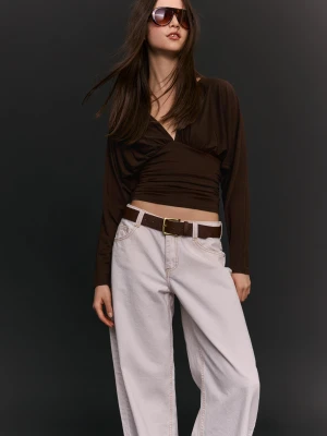 Bershka Koszulka Z Długim Rękawem I Marszczeniami Kobieta Brązowy