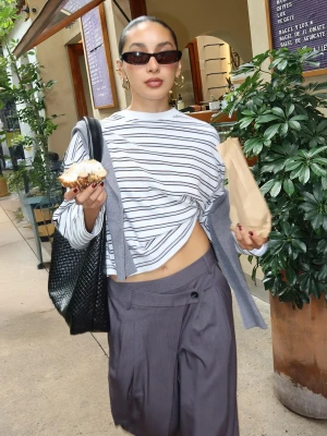 Bershka Koszulka Z Długim Rękawem I Nadrukiem Kobieta Kremowy