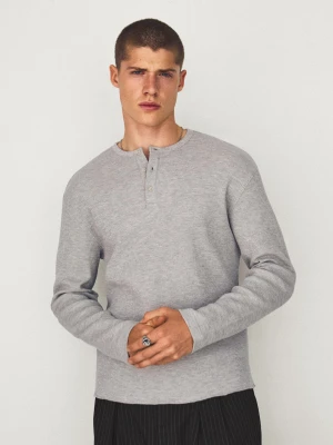 Bershka Koszulka Z Długim Rękawem O Kroju Slim Z Dekoltem Typu Henley Mężczyzna Szary