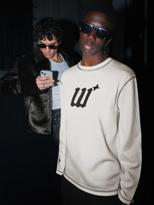 Bershka Koszulka Z Długim Rękawem Z Naszywką Rib Mężczyzna Biały